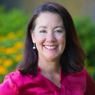 Dana Richardson Headshot