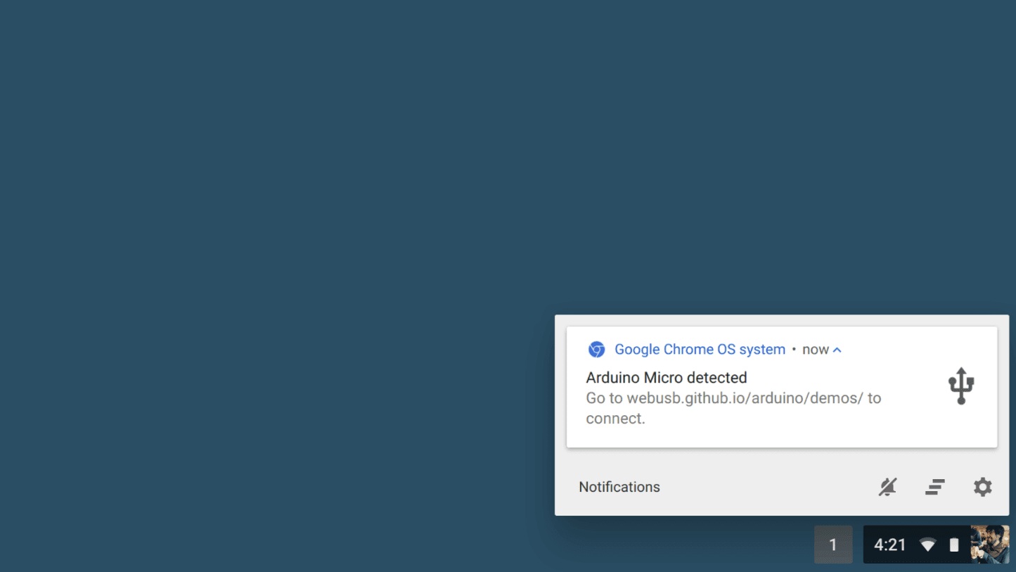 Zrzut ekranu przedstawiający powiadomienie WebUSB w Chrome