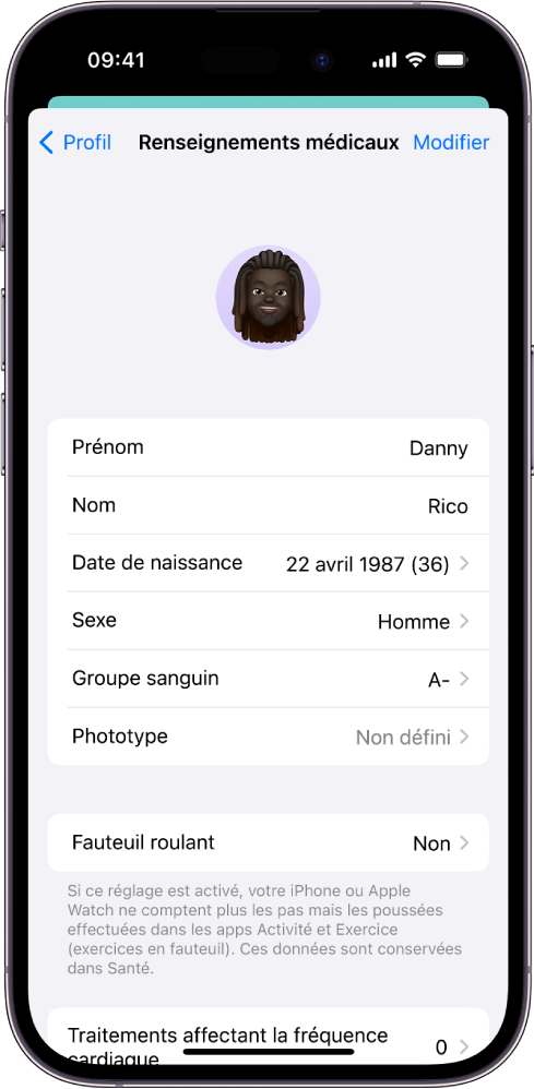 L’écran « Renseignements médicaux » qui inclut des champs pour le nom, la date de naissance, le groupe sanguin et d’autres informations.