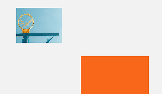 Baggrundsbillede der viser en basketballkurv.