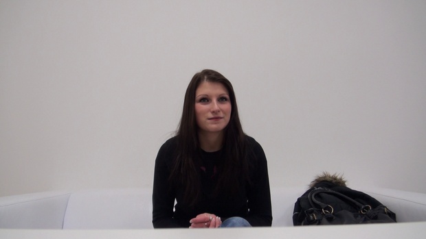 1. Download full pics of Anna (18) from czechcasting.com