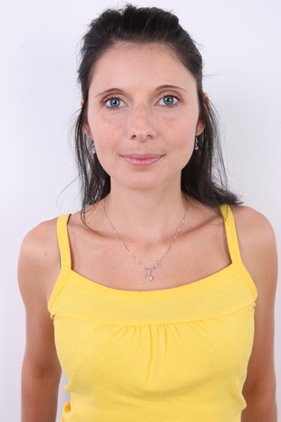 4. Download full pics of model Kateřina (27) from czechcasting.com