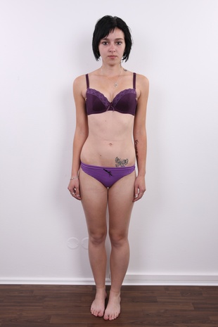 5. Download full pics of model Michaela (21) from czechcasting.com