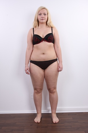 7. Download full pics of model Lucie (18) from czechcasting.com