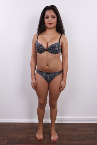7. Download full pics of model Martina (21) from czechcasting.com