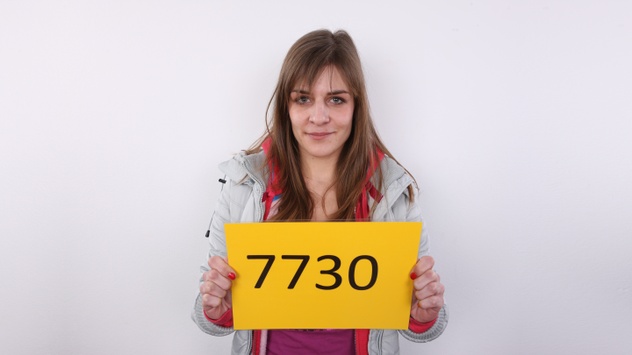 Natalie (25)