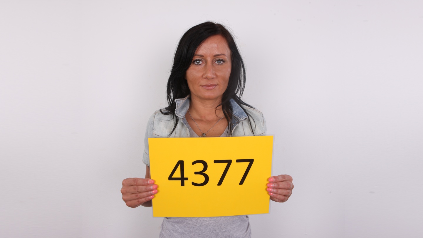 Alexandra (33)