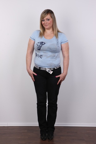 2. Download full pics of model Ruzena (42) from czechcasting.com