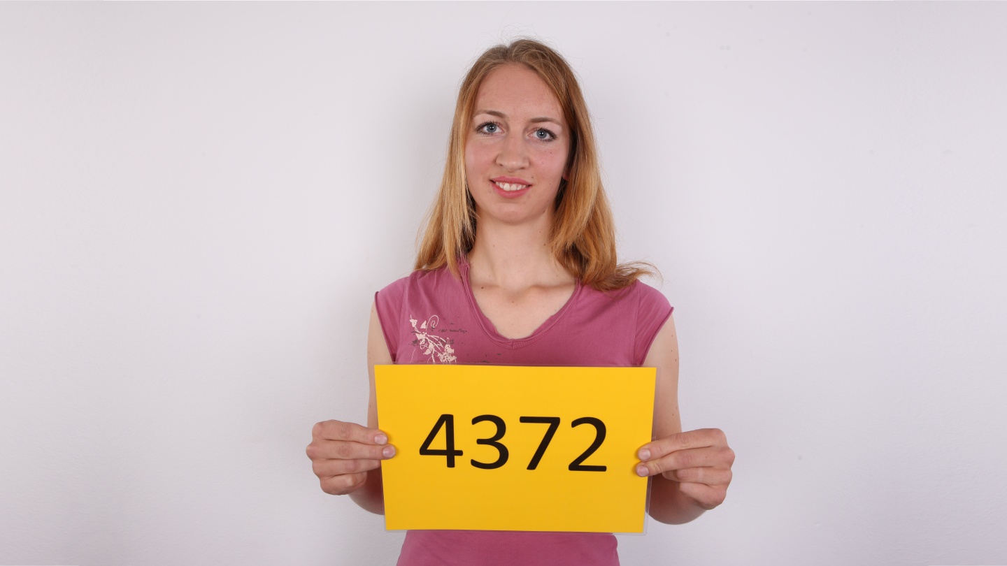Julie (25)