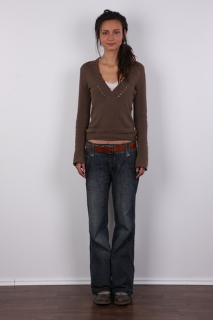2. Download full pics of model Martina (27) from czechcasting.com