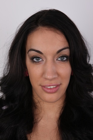 1. Download full pics of model Malika (19) from czechcasting.com