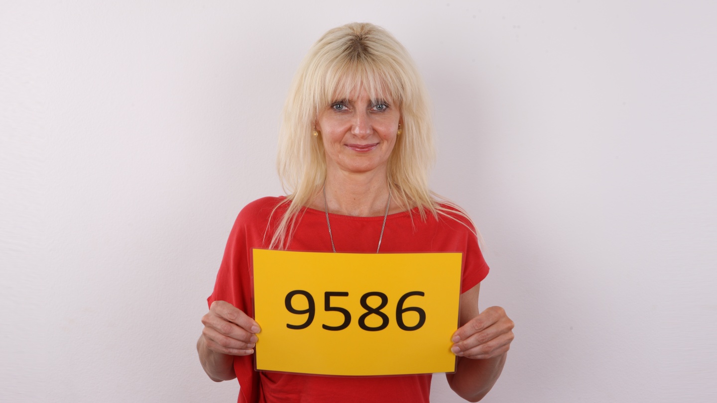 Ivana (47)