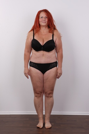 7. Download full pics of model Dasa (56) from czechcasting.com