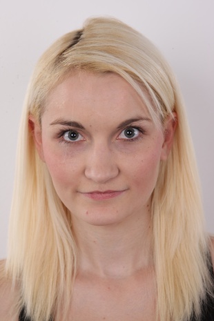 1. Download full pics of model Blanka (22) from czechcasting.com