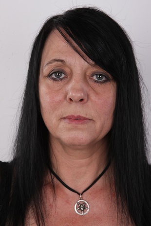 1. Download full pics of model Eva (49) from czechcasting.com