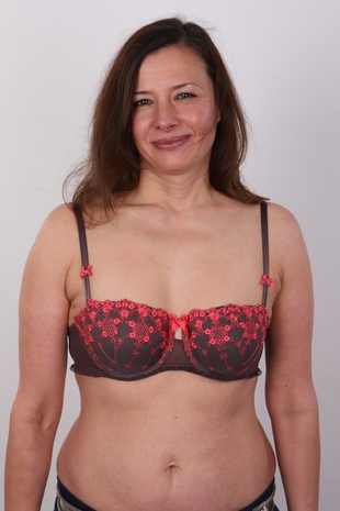 6. Download full pics of model Stefanie (41) from czechcasting.com