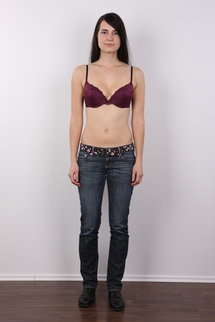 4. Download full pics of model Barbora (23) from czechcasting.com