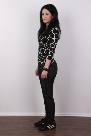 3. Download full pics of model Kristyna (26) from czechcasting.com