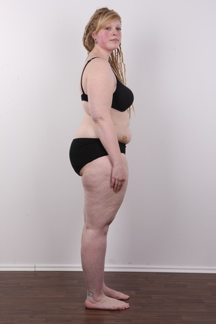 8. Download full pics of model Katerina (23) from czechcasting.com