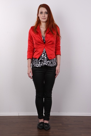 2. Download full pics of model Izabela (25) from czechcasting.com