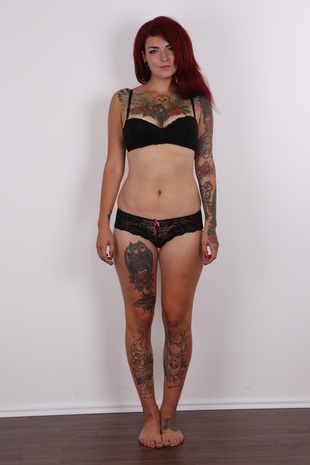 4. Download full pics of model Jana (24) from czechcasting.com