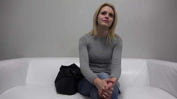 1. Download full pics of Veronika (26) from czechcasting.com
