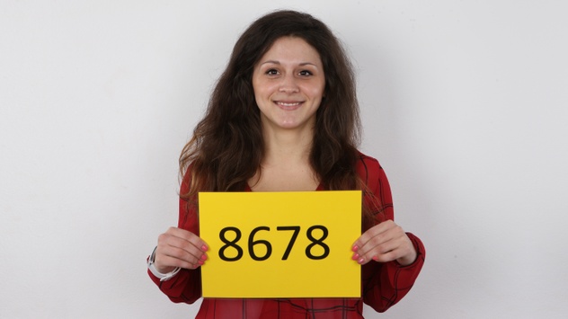 Daniela (24)