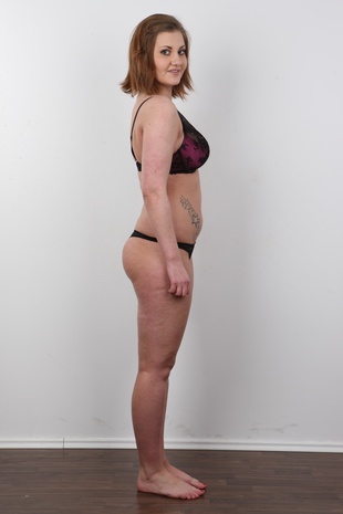 8. Download full pics of model Liliana (20) from czechcasting.com