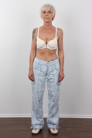 4. Download full pics of model Ivana (57) from czechcasting.com