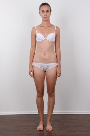 7. Download full pics of model Kristyna (21) from czechcasting.com
