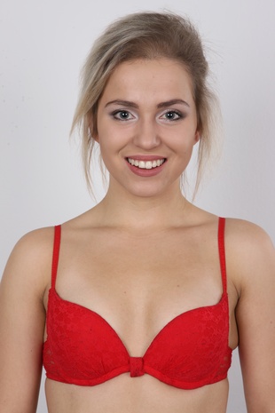 6. Download full pics of model Alzbeta (18) from czechcasting.com