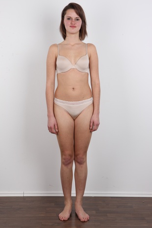 7. Download full pics of model Veronika (22) from czechcasting.com