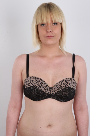 6. Download full pics of model Klara (24) from czechcasting.com