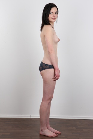 12. Download full pics of model Julie (18) from czechcasting.com