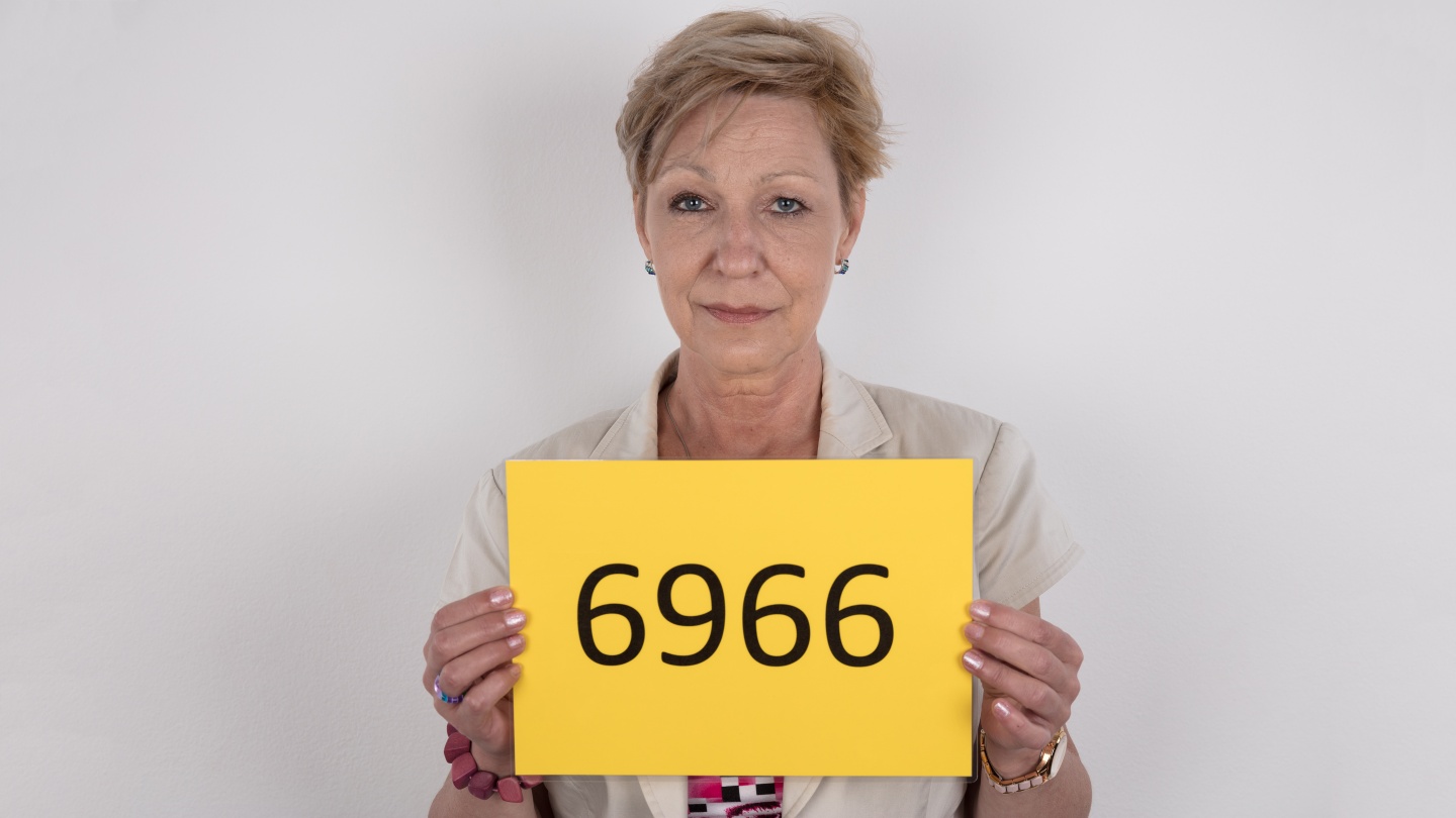 Milena (53)