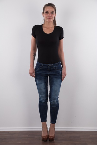 2. Download full pics of model Martina (24) from czechcasting.com