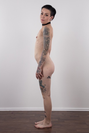 16. Download full pics of model Veronika (31) from czechcasting.com