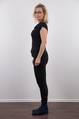 4. Download full pics of model Ludmila (45) from czechcasting.com
