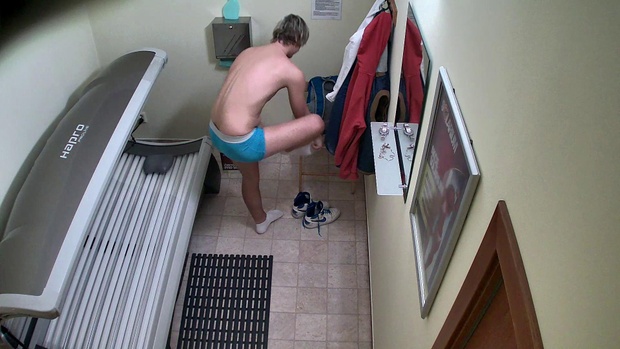 2. Download full pics of Cheeky Twink’s Sensational Show from czechgaysolarium.com