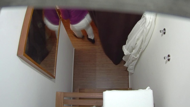 12. Download full pics of Une vieille salope poilue en redemande pendant un massage coquin from czechmassage.com