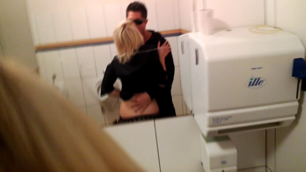 5. Download full pics of Tajná mise - nadržená barmanka from czechspy.com