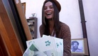 Artista cubierta de semen